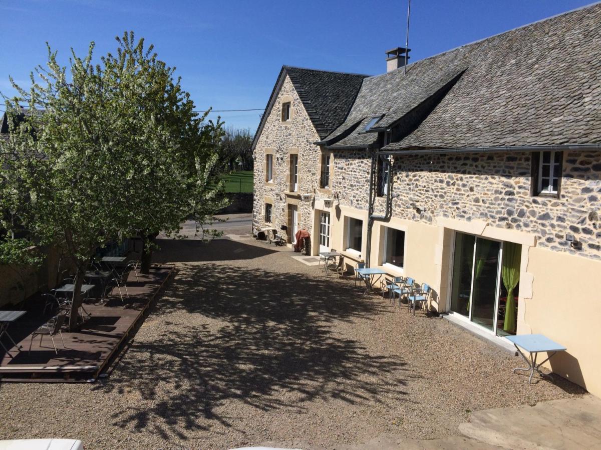 Aux Portes D'Aubrac Studio 2 Personnes Bed & Breakfast Condom-d'Aubrac Exterior photo